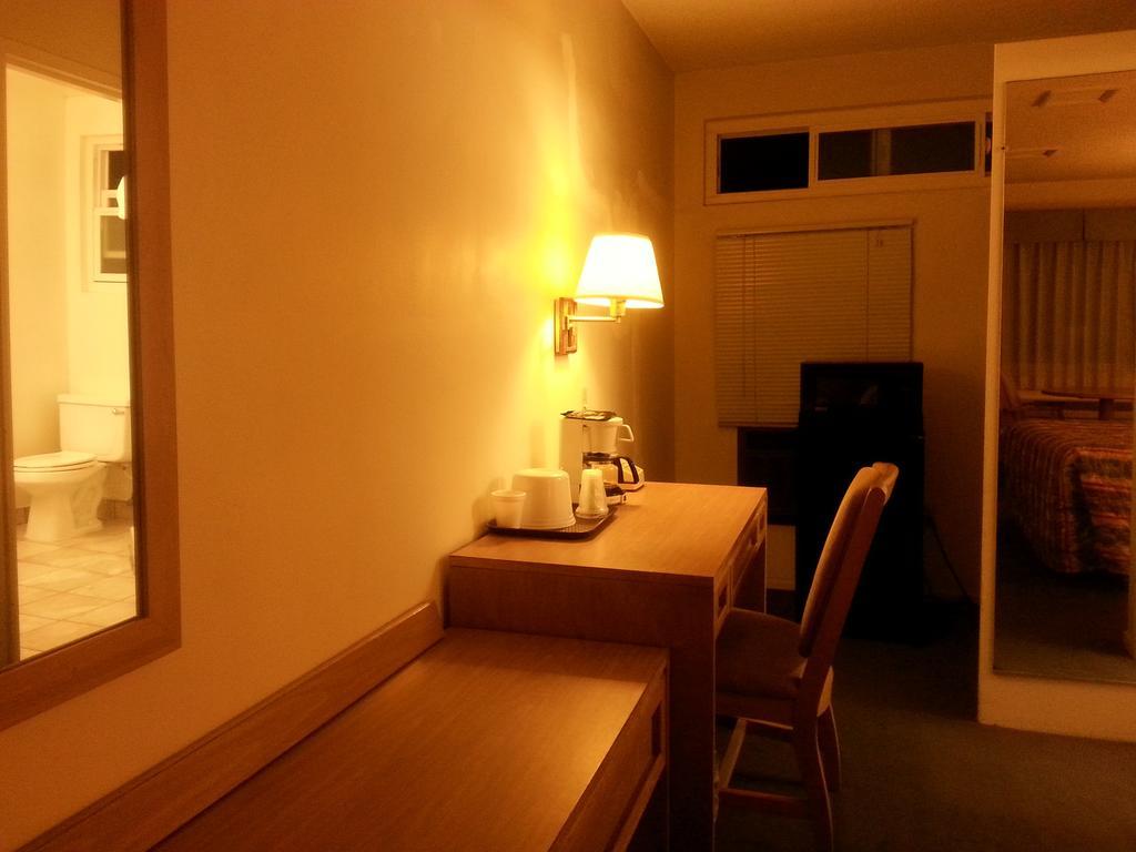 Villa Motel Сан Луис Обиспо Экстерьер фото